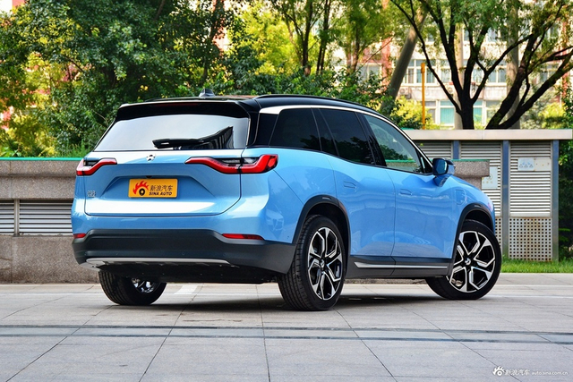 2018款蔚来ES8 创始版 