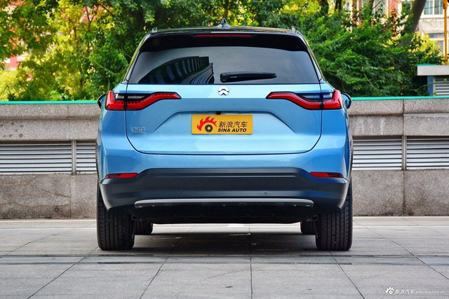 2018款蔚来ES8 创始版 