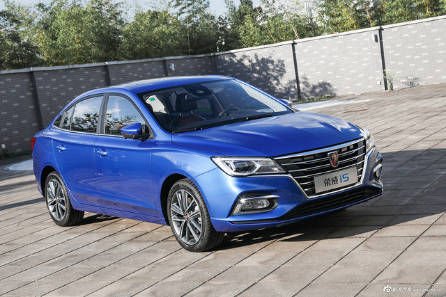 实拍|全新荣威i5 设计大方／定位实在