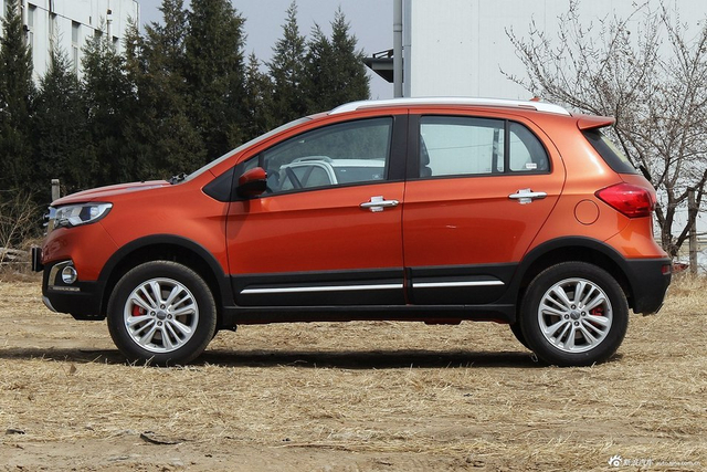 2016款哈弗H1 1.5L自动豪华型蓝标 时尚橙