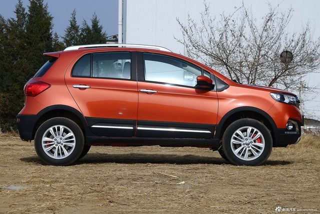 2016款哈弗H1 1.5L自动豪华型蓝标 时尚橙