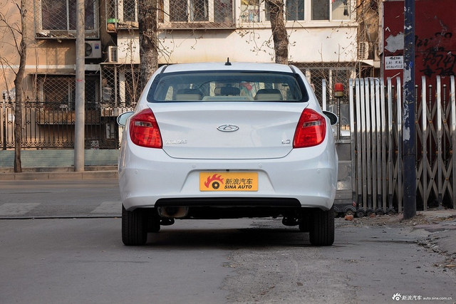 2015款奇瑞E3 1.5L手动实尚版 冰川白