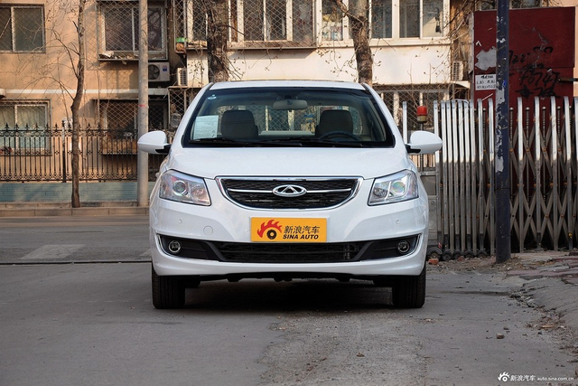 2015款奇瑞E3 1.5L手动实尚版 冰川白