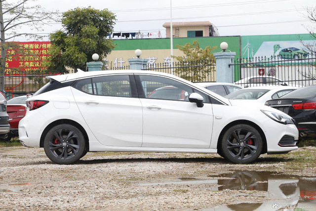 2016款威朗GS 1.5T自动纵情运动型20T 雪域白