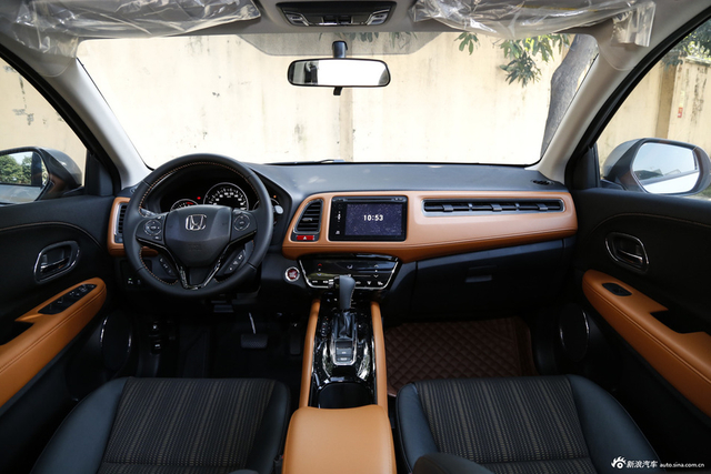 2015款缤智1.8L CVT两驱豪华型 丝缎银