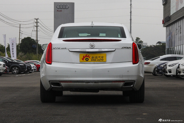 2015款XTS 2.0T自动28T豪华型 炫白