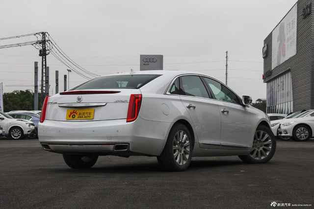 2015款XTS 2.0T自动28T豪华型 炫白