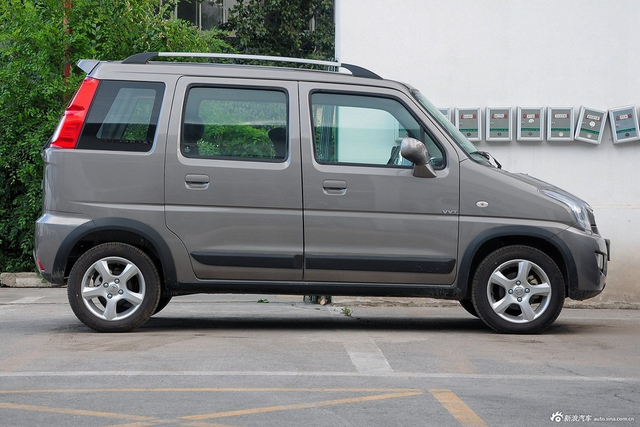 2015款北斗星X5 1.4L手动巡航版 国V 猫眼蓝