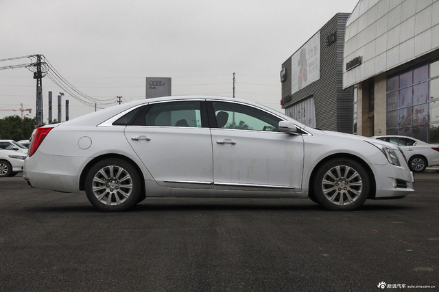 2015款XTS 2.0T自动28T豪华型 炫白