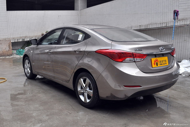 2012款朗动1.6L自动时尚型 典雅铜