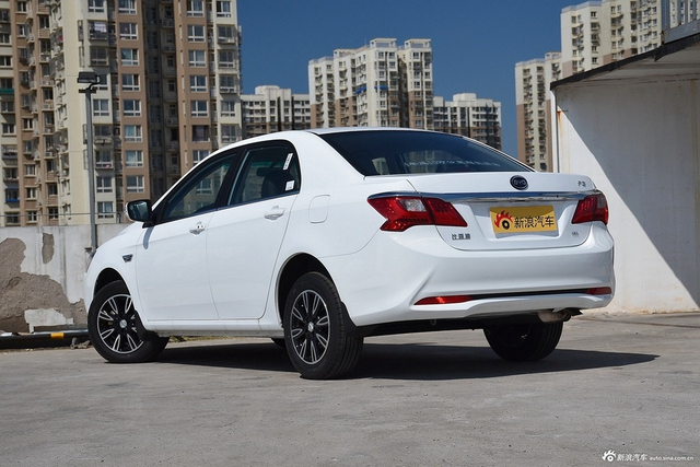 4万块的超值座驾.实拍新款比亚迪F3