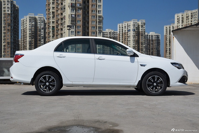 4万块的超值座驾.实拍新款比亚迪F3