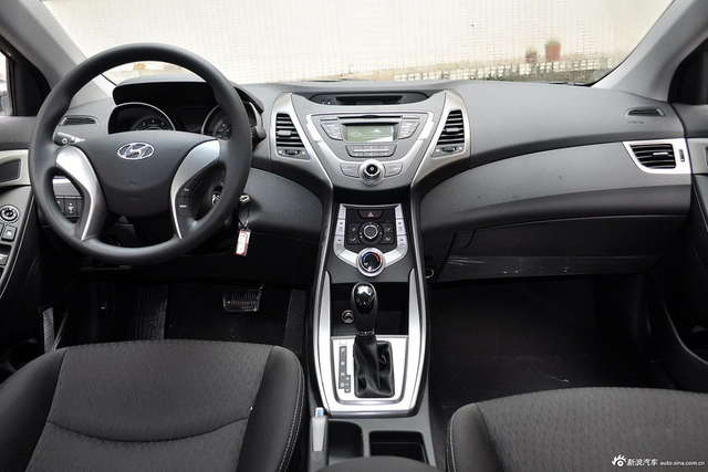 2012款朗动1.6L自动时尚型 典雅铜