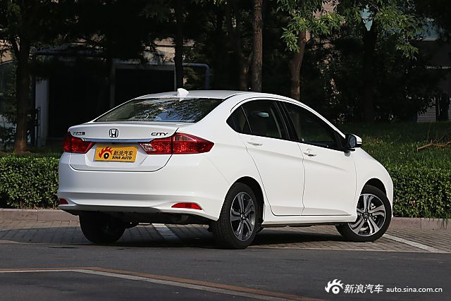 2015款 锋范1.5L CVT豪华科技版