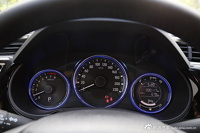 2015款 锋范1.5L CVT豪华科技版