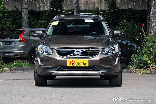 2016款沃尔沃XC60 2.5T T6AWD智越版