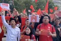 伦敦爱国人士为祖国打call 高呼一个国家一个中国