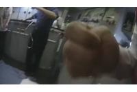 视频|老人飞机上无法排尿膀胱可能破裂 医生用嘴吸尿救人